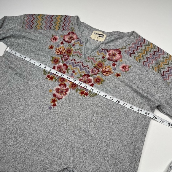 Savanna Jane Sweatshirt Top Long Sleeve Grey Embroidered Floral Western Boho 3X - Picture 9 of 13